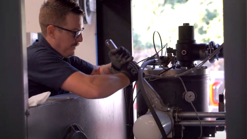 How to Change the Oil Filter on Your Rotary Screw Compressor